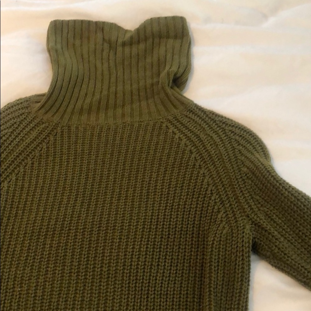 SILENCE & NOISE turtleneck.